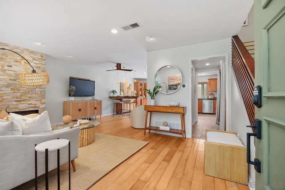 2747 Caminito Cedros Del Mar, CA 92014