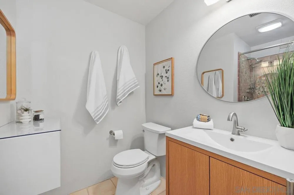 2747 Caminito Cedros Del Mar, CA 92014