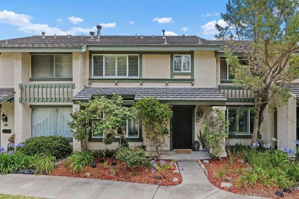 2747 Caminito Cedros Del Mar, CA 92014