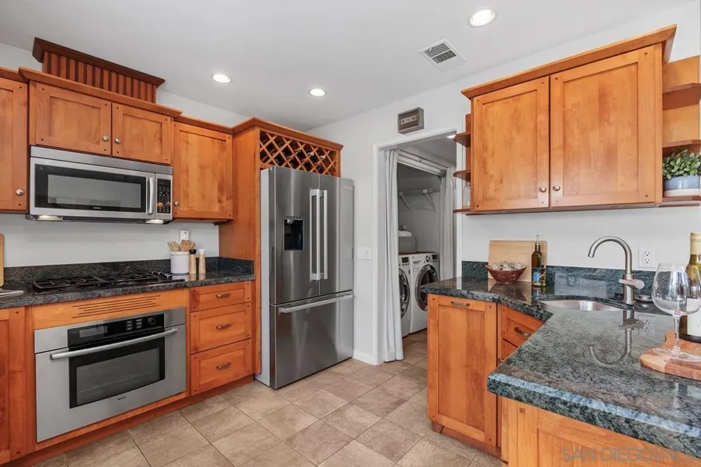 2747 Caminito Cedros Del Mar, CA 92014