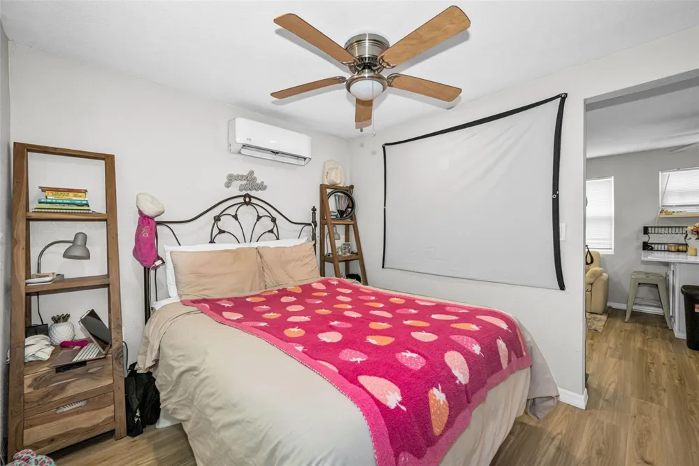 4994 17TH AVENUE St Petersburg, FL 33710