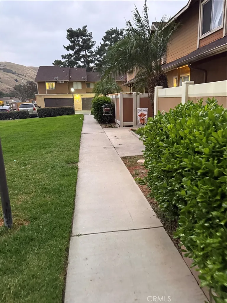 1460 Kendall #17 San Bernardino, CA 92407