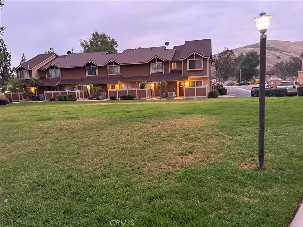 1460 Kendall #17 San Bernardino, CA 92407