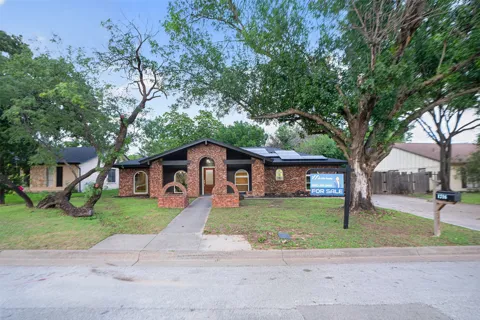 1716 Cynthia Lane