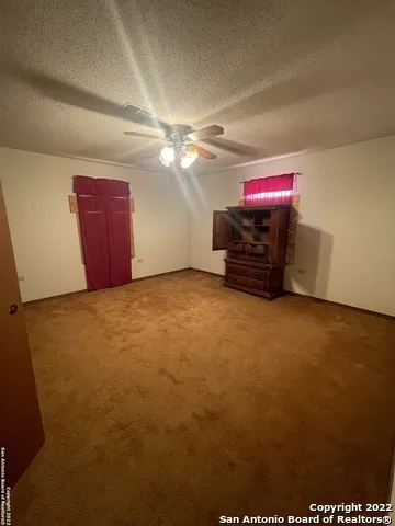 544 Scott St Asherton, TX 78827