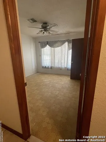 544 Scott St Asherton, TX 78827