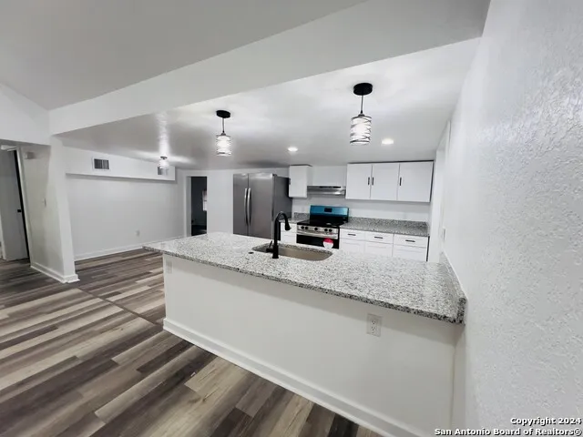 2323 N Elmendorf St San Antonio, TX 78201