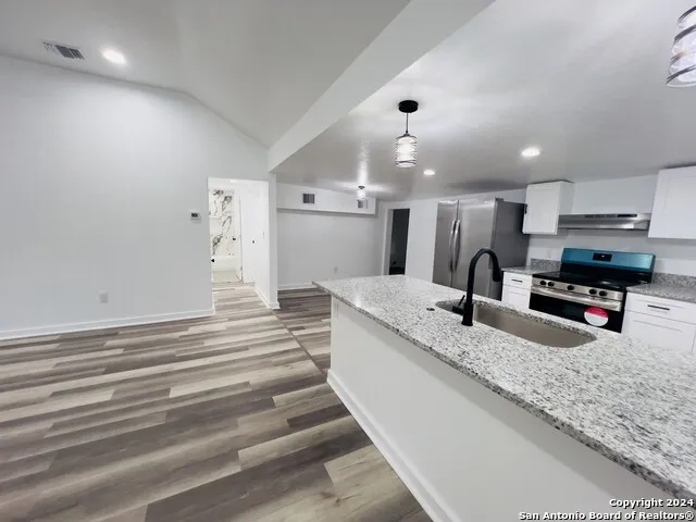 2323 N Elmendorf St San Antonio, TX 78201