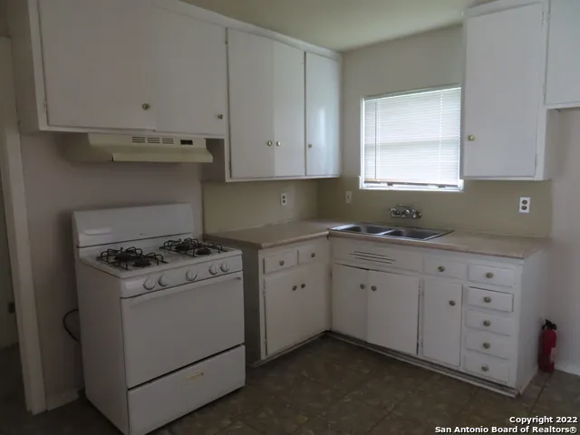 4306 REDSTONE DR San Antonio, TX 78219