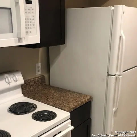 542 DUKEWAY Unit 1 Universal City, TX 78148