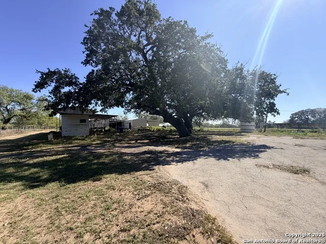 2880 2nd Pleasanton, TX 78064