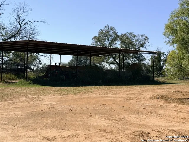 2880 2nd Pleasanton, TX 78064