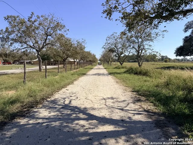 2880 2nd Pleasanton, TX 78064