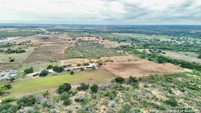 2880 2nd Pleasanton, TX 78064