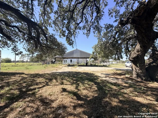 2880 2nd Pleasanton, TX 78064