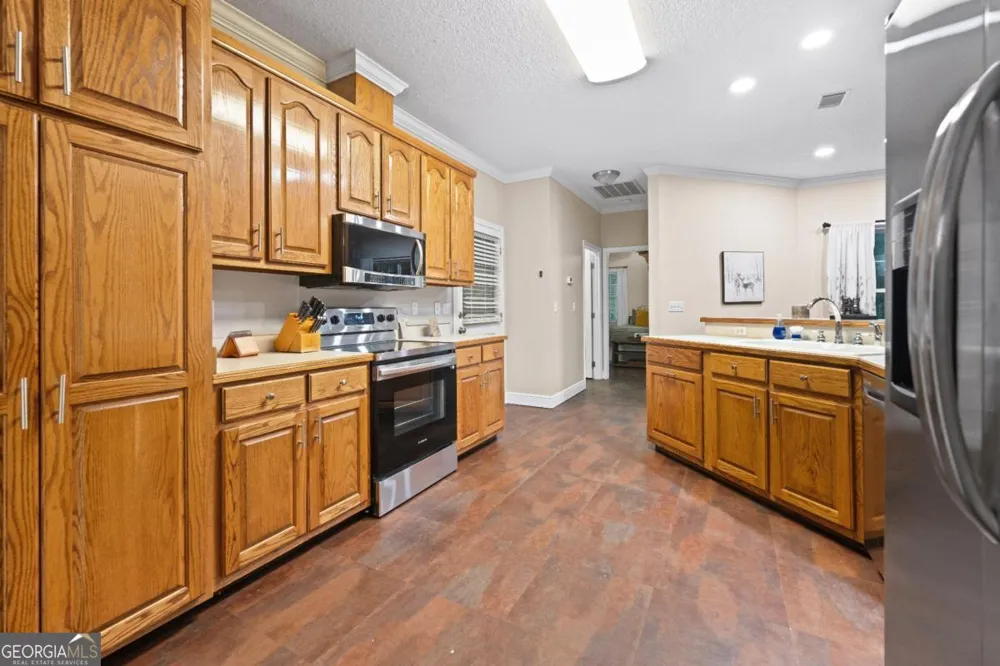 2784 Autumn Ridge LN Waycross, GA 31501