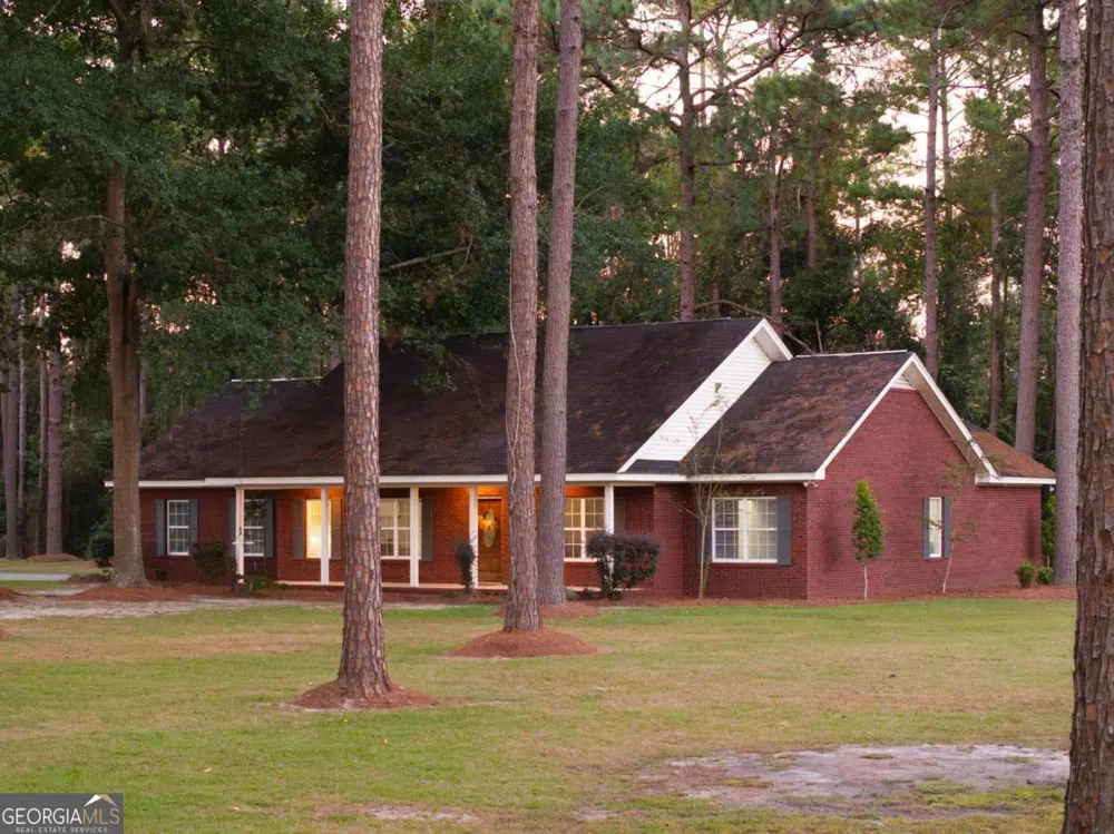2784 Autumn Ridge LN Waycross, GA 31501