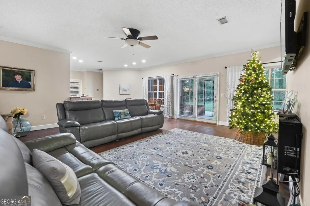 2784 Autumn Ridge LN Waycross, GA 31501