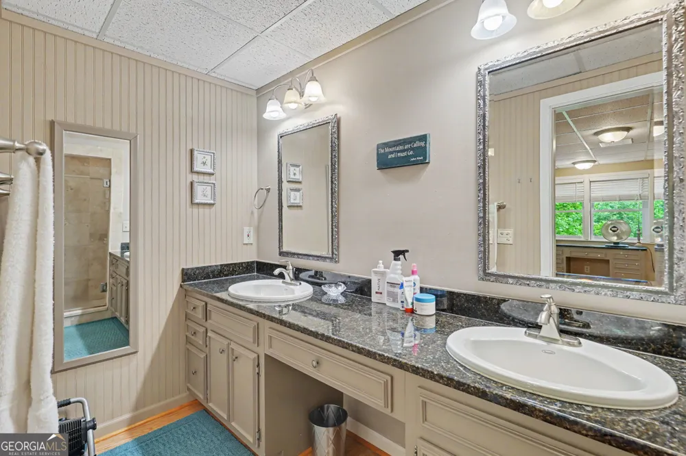 854 Saddleback CIR Dillard, GA 30537