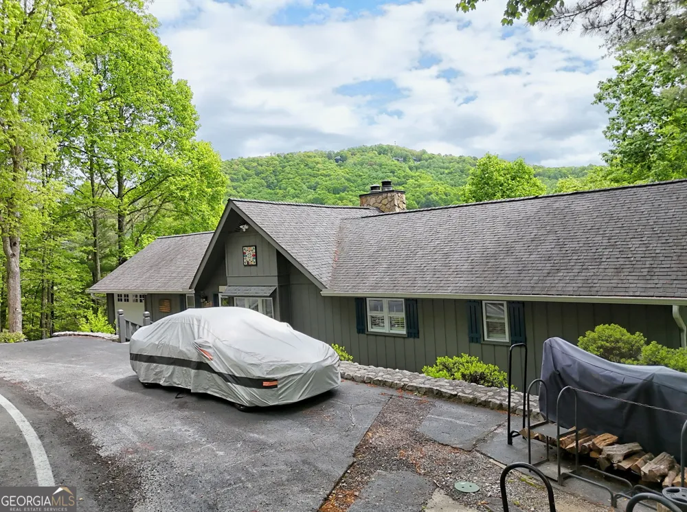 854 Saddleback CIR Dillard, GA 30537