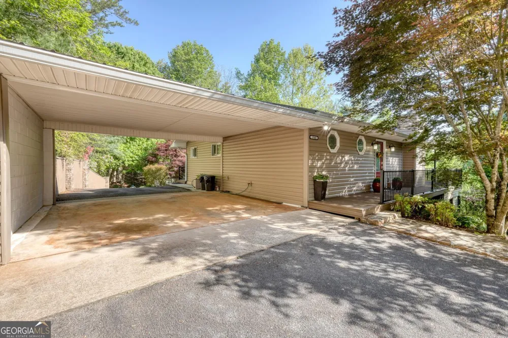 5940 Jackson LN Young Harris, GA 30582