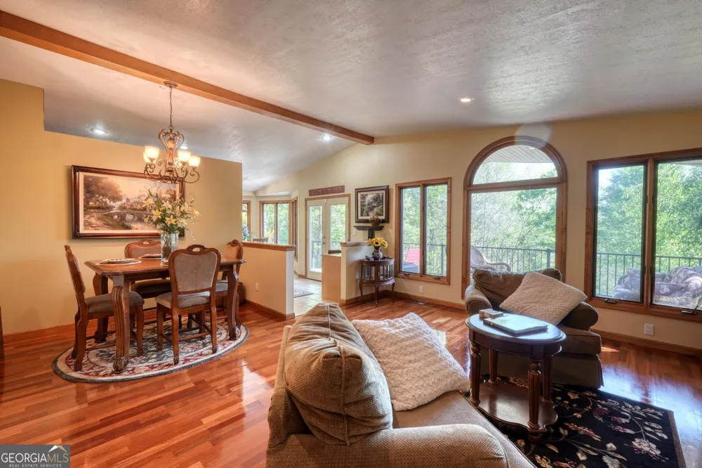 5940 Jackson LN Young Harris, GA 30582