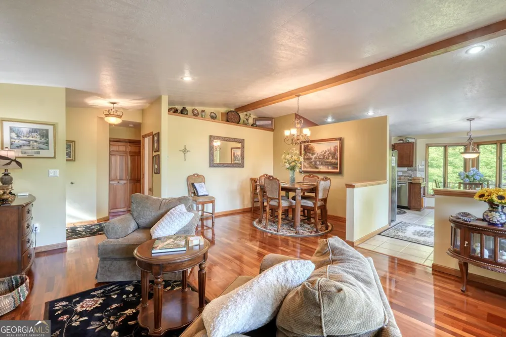 5940 Jackson LN Young Harris, GA 30582