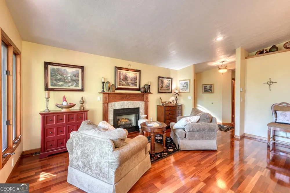 5940 Jackson LN Young Harris, GA 30582