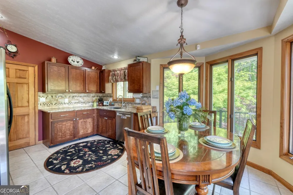 5940 Jackson LN Young Harris, GA 30582