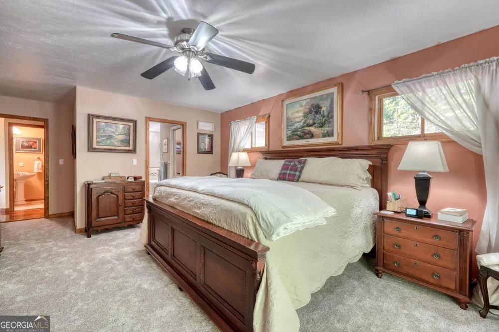 5940 Jackson LN Young Harris, GA 30582