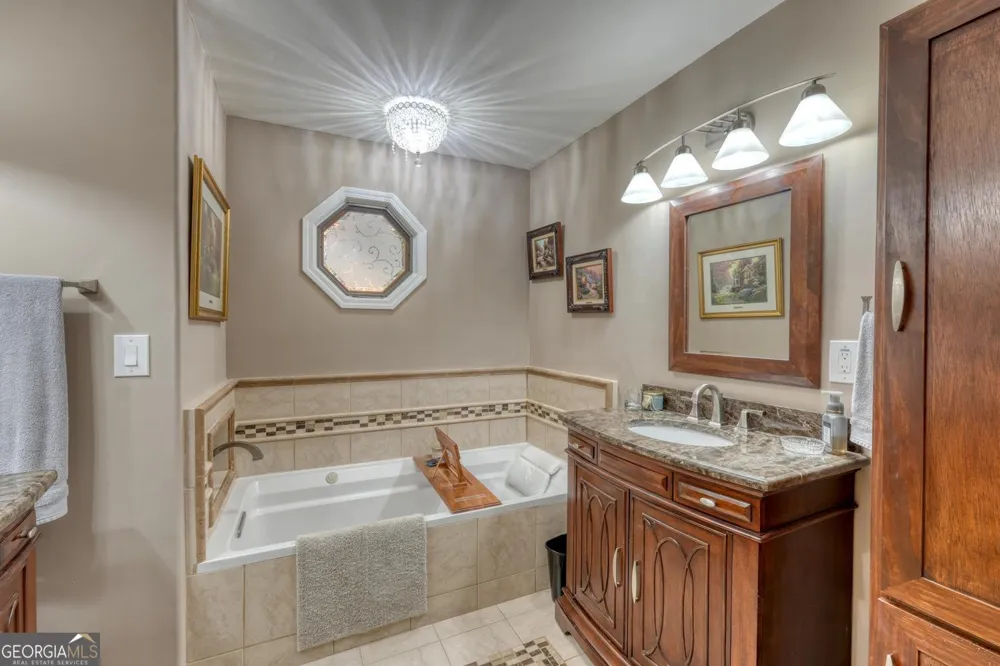 5940 Jackson LN Young Harris, GA 30582