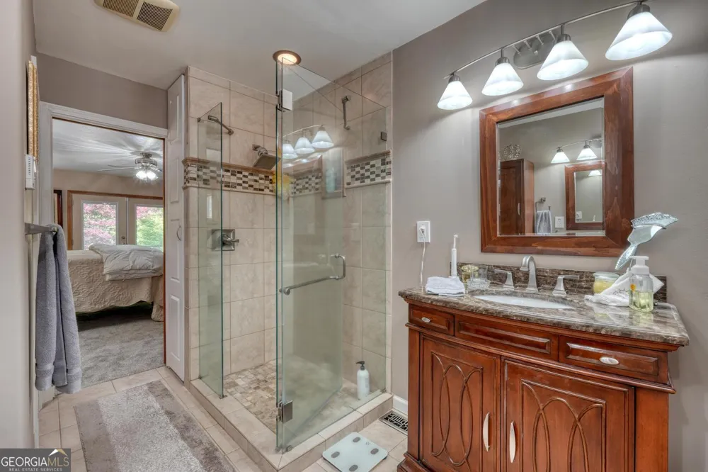 5940 Jackson LN Young Harris, GA 30582