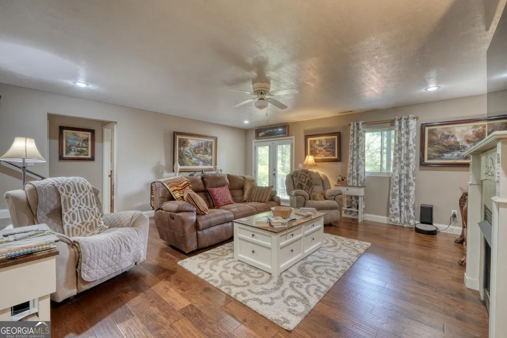 5940 Jackson LN Young Harris, GA 30582