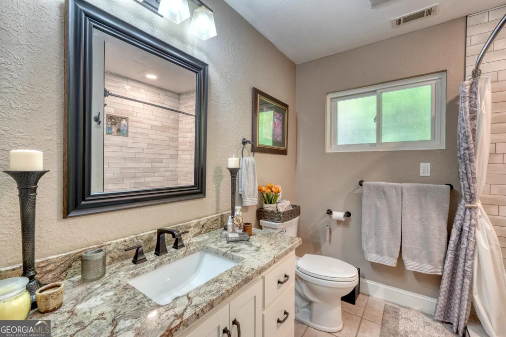 5940 Jackson LN Young Harris, GA 30582