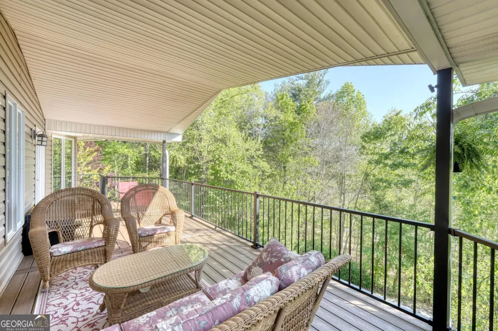 5940 Jackson LN Young Harris, GA 30582