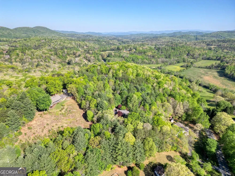 5940 Jackson LN Young Harris, GA 30582