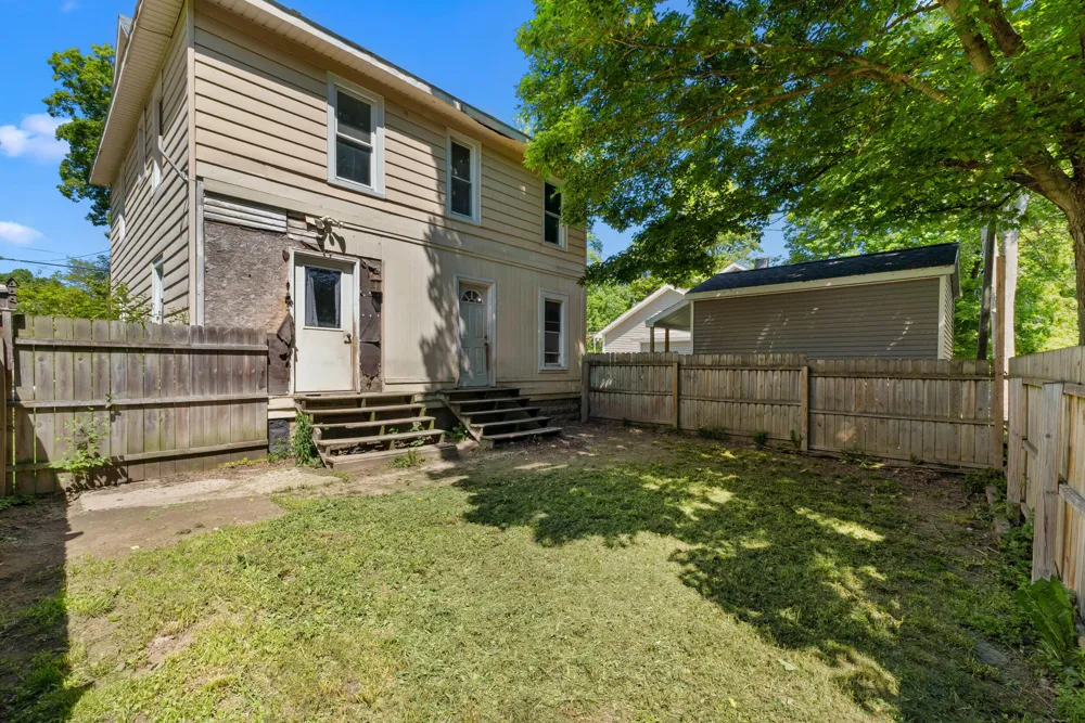 119 S Manning Street Hillsdale, MI 49242