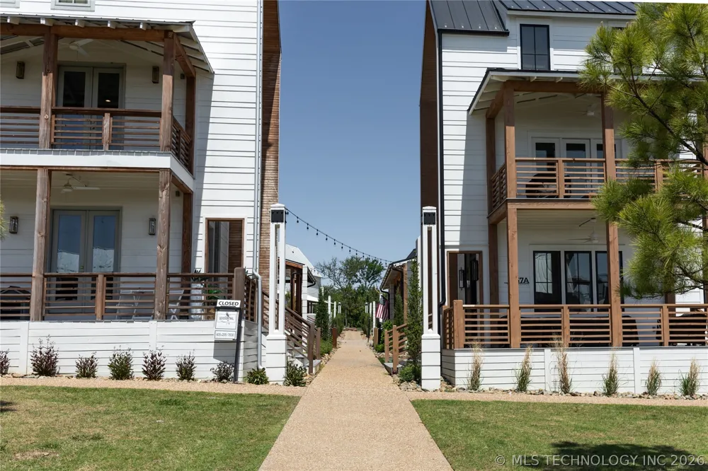 67 Lower Green Way #B Carlton Landing, OK 74432