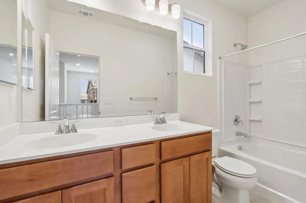 2221 Daisy Drive Hollister, CA 95023