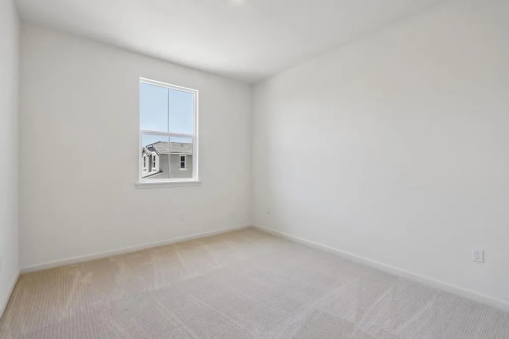 2221 Daisy Drive Hollister, CA 95023