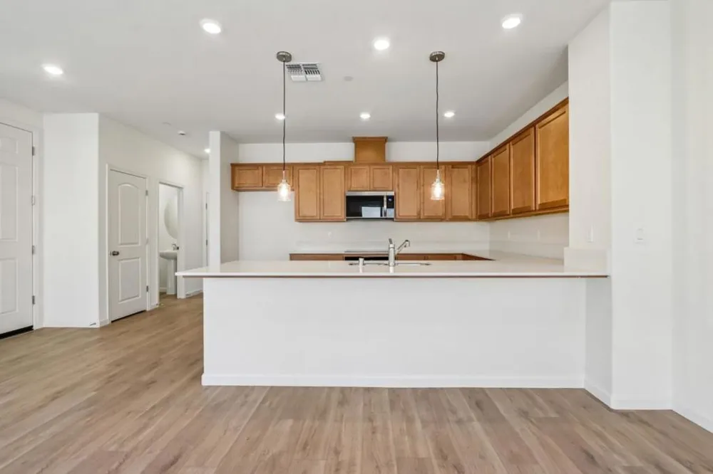 2221 Daisy Drive Hollister, CA 95023