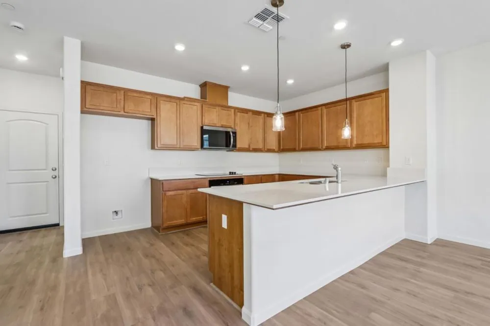 2221 Daisy Drive Hollister, CA 95023