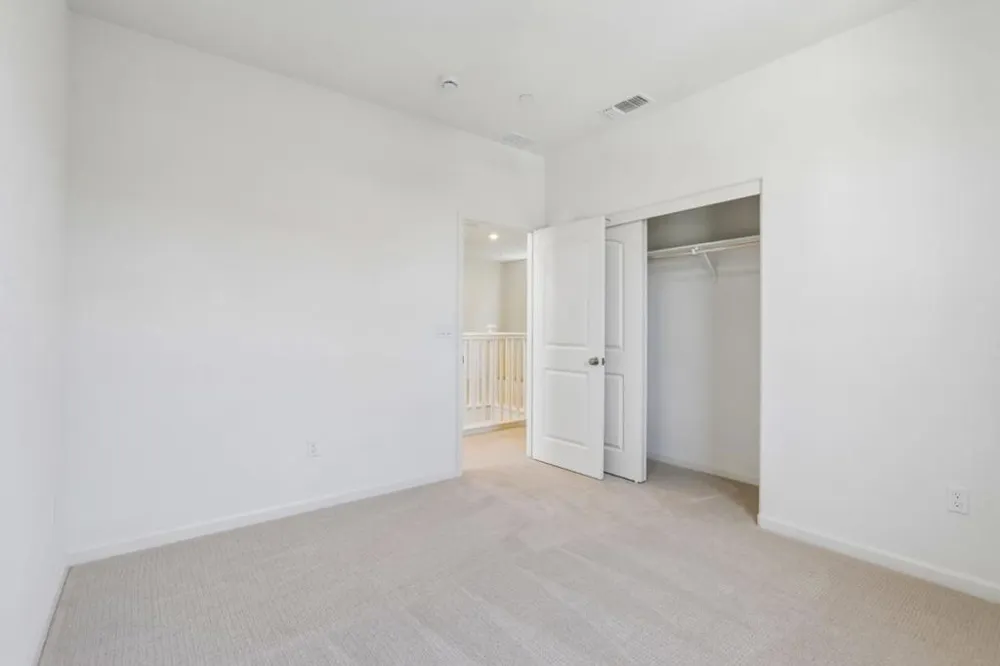 2221 Daisy Drive Hollister, CA 95023