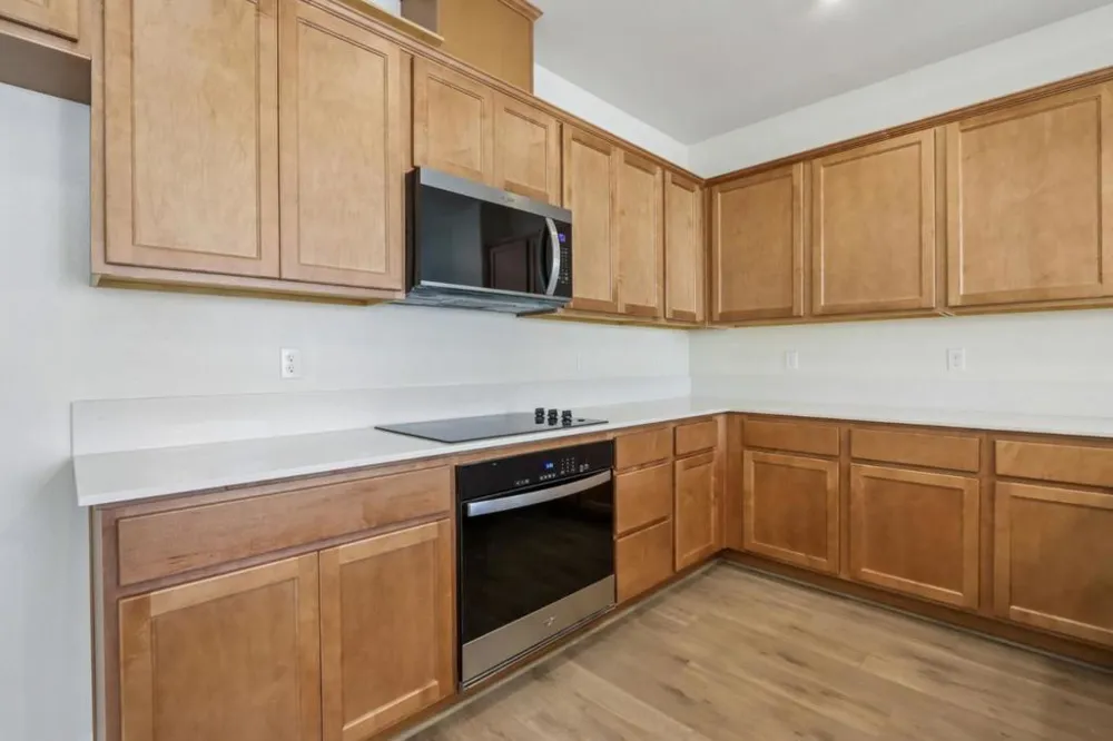 2221 Daisy Drive Hollister, CA 95023