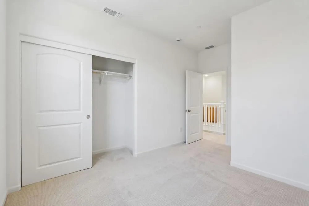 2221 Daisy Drive Hollister, CA 95023