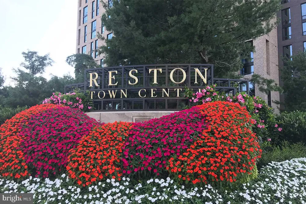 2251 HUNTERS RUN DRIVE #2251 Reston, VA 20191