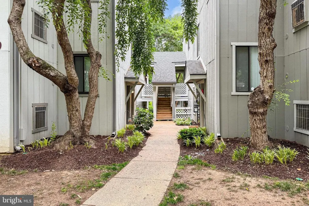 2251 HUNTERS RUN DRIVE #2251 Reston, VA 20191