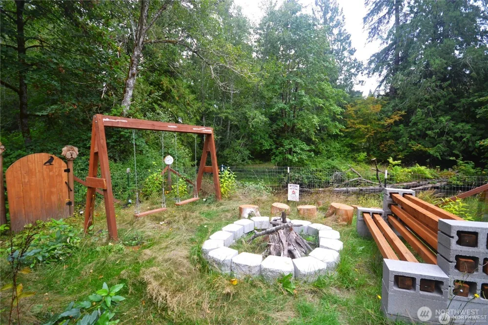 311 E Sherwood Creek Road Allyn, WA 98524
