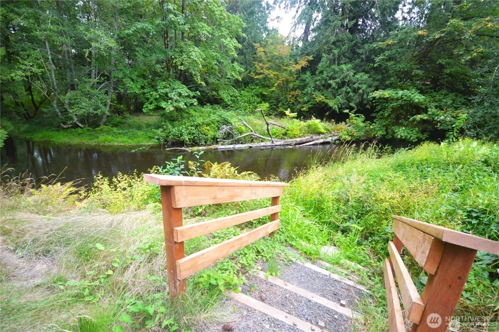 311 E Sherwood Creek Road Allyn, WA 98524