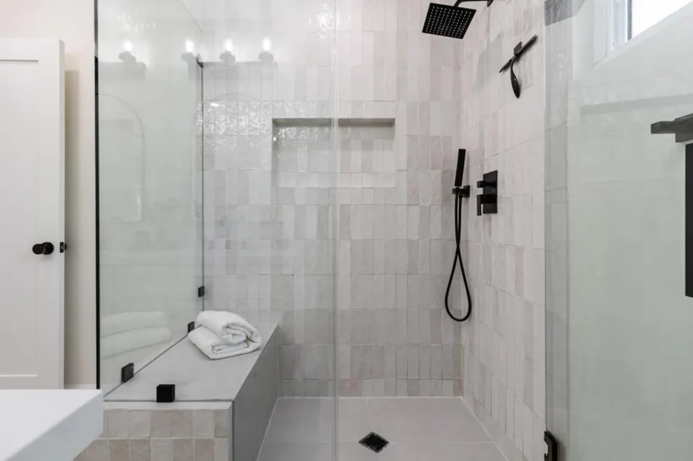 24022 Vanowen Street West Hills, CA 91307